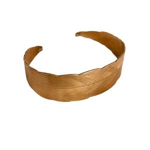Bundle 4 ($10 items for $20) gold plated feather etched cuff bracelet